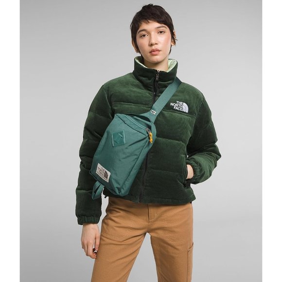 THE NORTH FACE Berkeley Field Bag, Dark Sage/Summit Gold, One Size - Picture 5 of 5